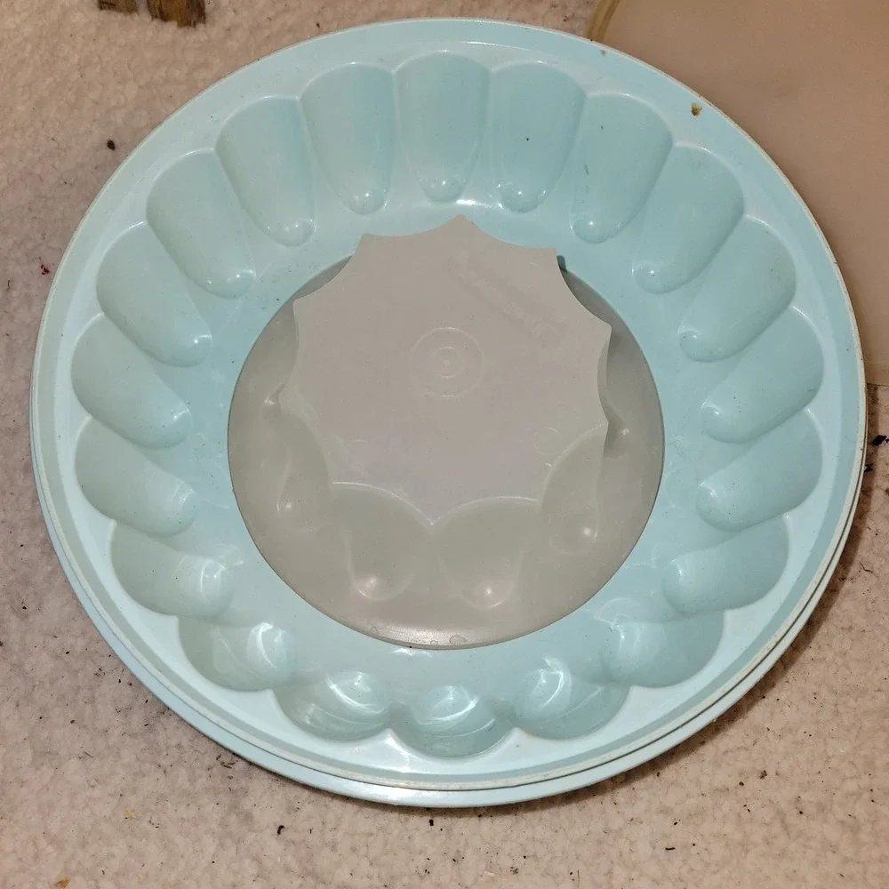 Vintage Tupperware Mold‎ Jell-O Ice Ring Country Blue 1202 Three-Piece 70's